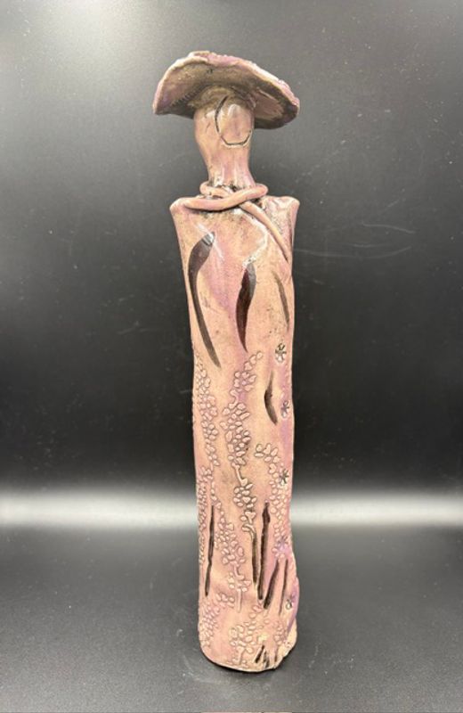 Keramikk dame rosa GV6 ca 28 cm høyde